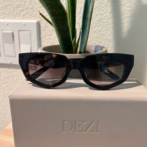On Read Dezi sunglasses